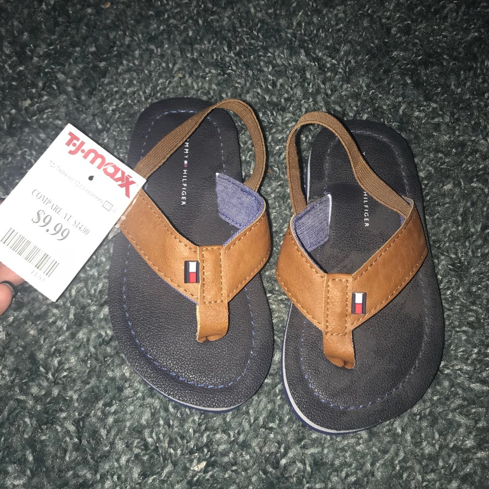 Tommy Hilfiger flip flops NWT